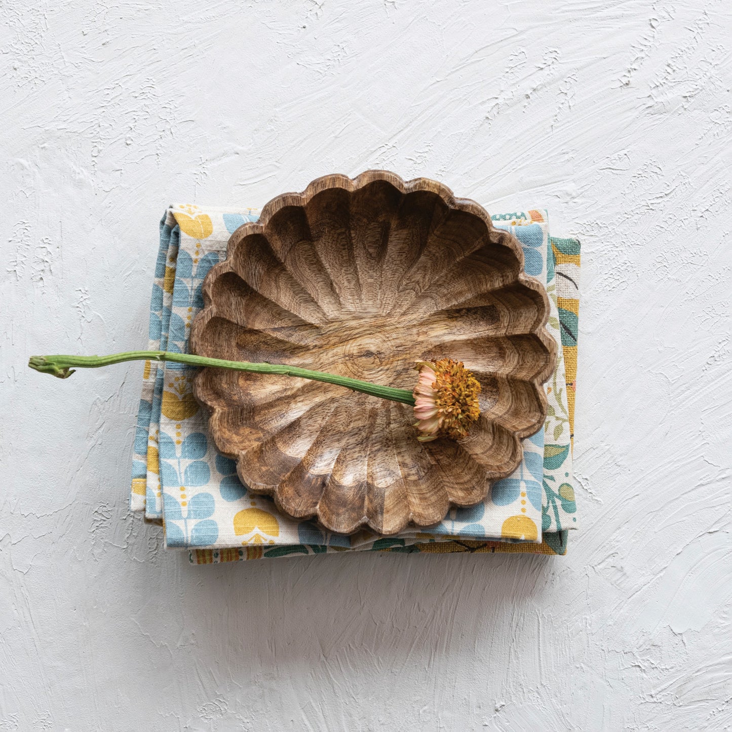SCALLOPED TRAY