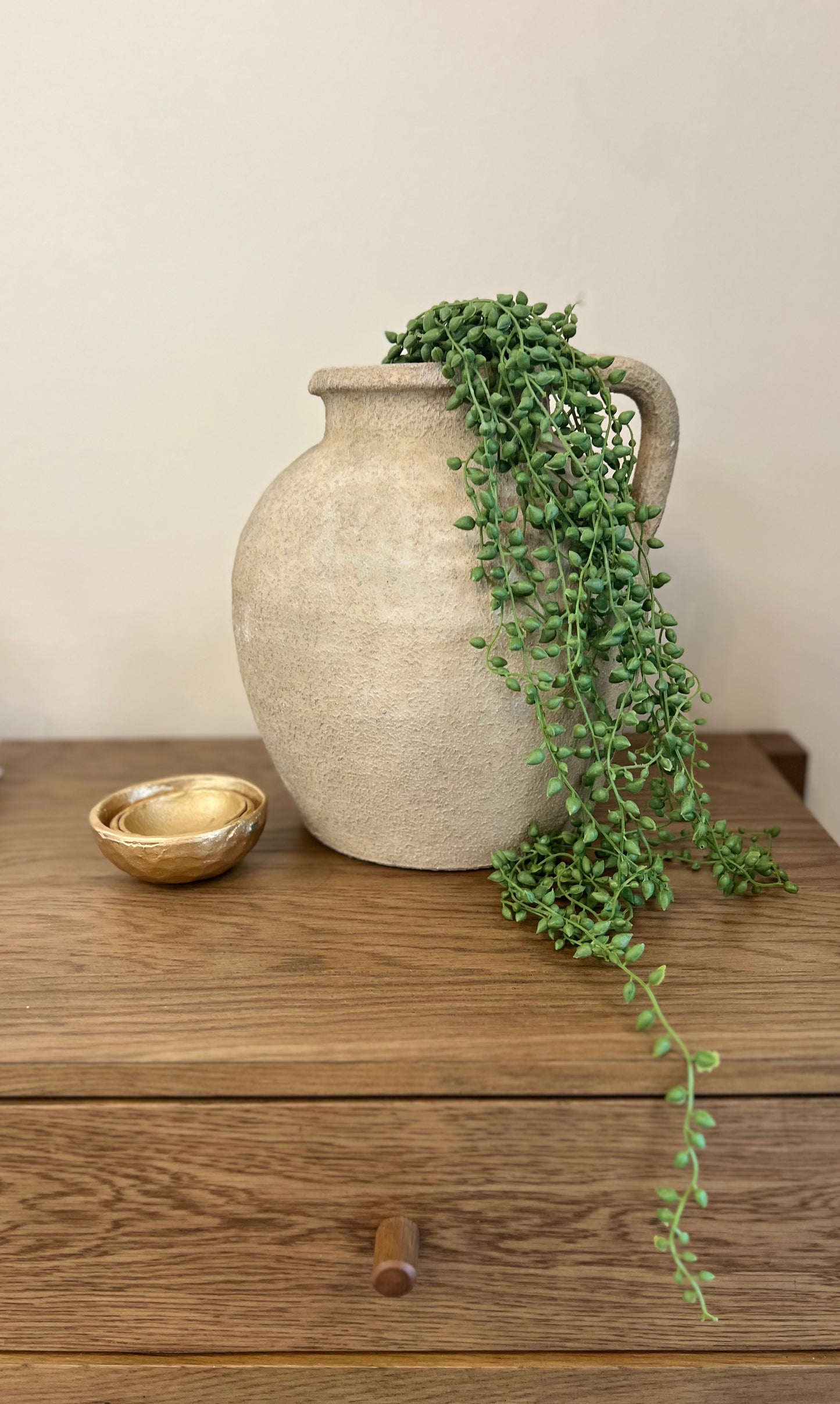 FAUX STRING OF PEARLS